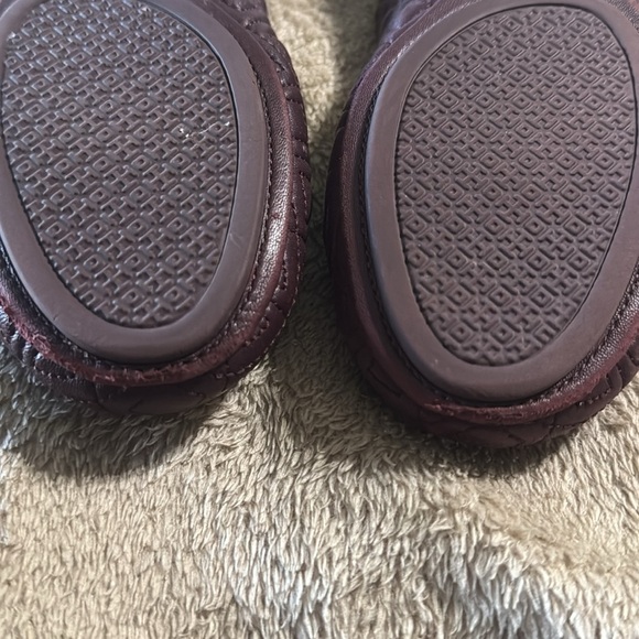 Tory Burch Quilted Minne Napps Burgundy Ballet Flats with Gold Emblem - Picture 9 of 10